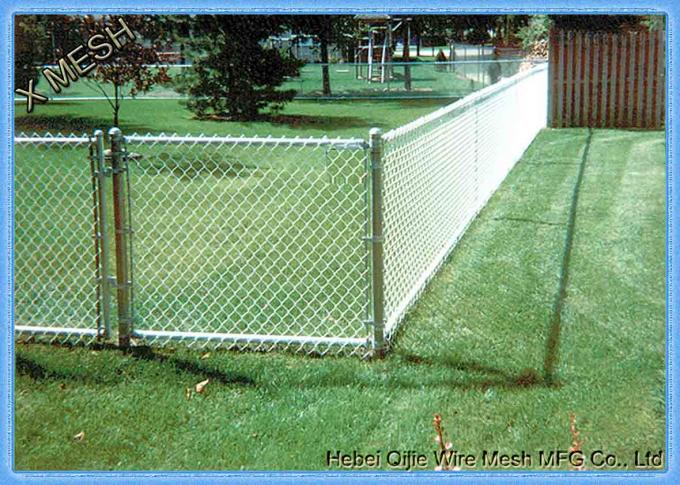 Le PVC a enduit la barrière de maillon de chaîne utilisée pour la clôture d'herbe