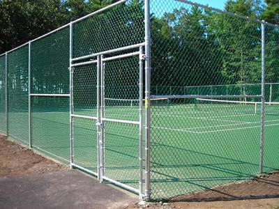 Barrière galvanisée de courts de tennis de maillon de chaîne.