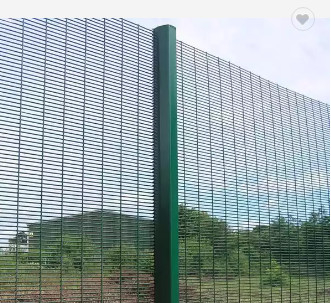 Fil Mesh Fence de montée de la haute sécurité 358 en plastique bon marché résistants de gare ferroviaire de prison de jardin en métal anti à vendre