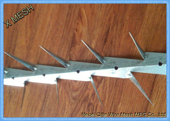 Hot Dipped Galvanized And PVC Coated Black Medium Wall Spikes 0.8mm Thickness