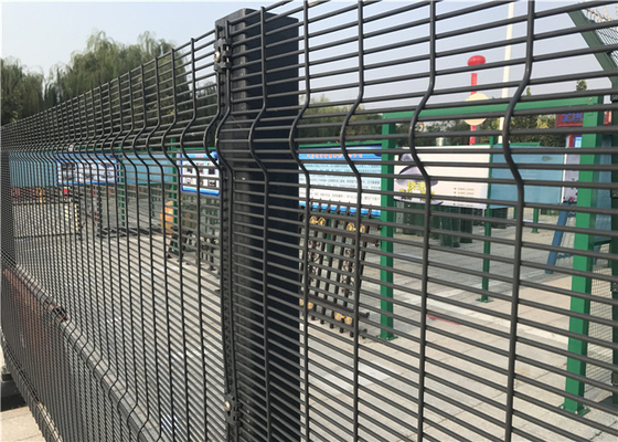 Panneaux soudés de barrière de grillage enduits par poudre pour la prison avec la perforation rectangulaire