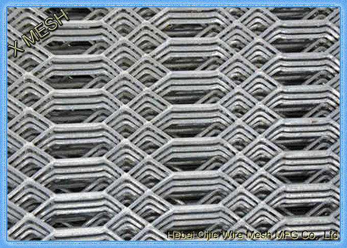 Windows et feuille gothique augmentée décorative de maille augmentée par maille en métal en métal de portes