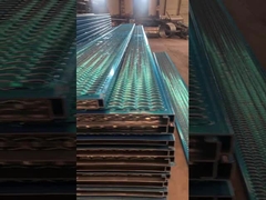 Grille perforée de planche en métal de contrefiche résistante dentelée de la poignée S235 pour le passage couvert