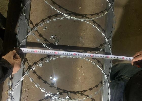 Fil de fer barbelé à haute résistance pour la protection de la maille / clôture de ferme