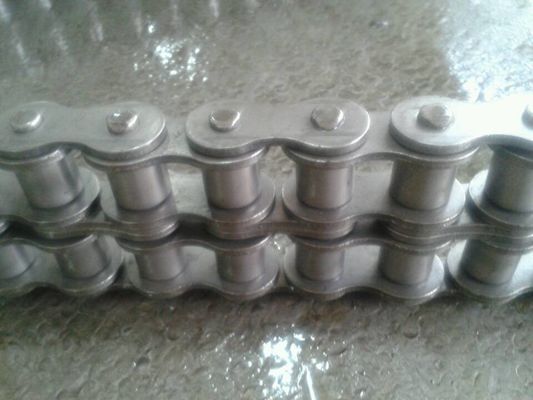 C45 Chaînes à rouleaux à pivotement unique pour des performances durables et durables