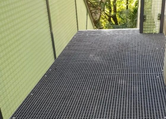 38 mm d'épaisseur FRP grille pultrudée avec surface grilleuse et installation de fixation de boulons