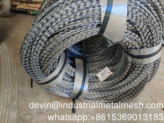 Rouleau de grillage de fil de rasoir soudé en acier inoxydable Bto-22 pour la sécurité