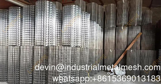 2.5mm 3.0mm Panneau de treillis soudé galvanisé à chaud, feuille de treillis métallique en acier pour la construction