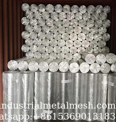 Couleur personnalisée Carré galvanisé Panneaux de treillis métalliques en acier inoxydable Tente de treillis métallique soudé pour la construction agricole Tente de treillis métallique