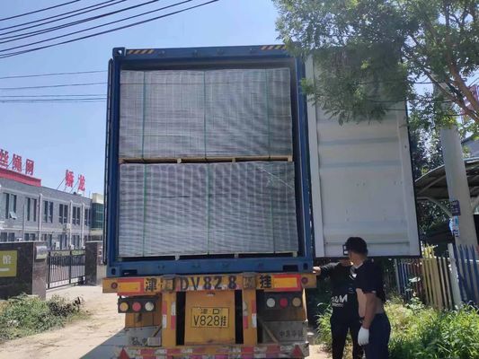 Grillage soudé galvanisé plongé chaud de la mesure 4x4 16 pour les cages animales d'animal familier