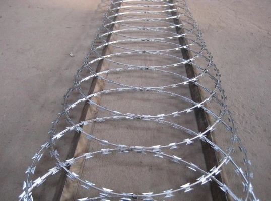 5% de réduction sur le PVC PE enduit galvanisé fil barbelé à haute résistance pour protection