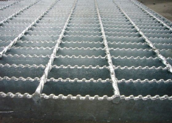 Grille en acier galvanisé à chaud / grille à barres plates / grille à barres dentelées