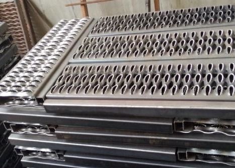 Le ′ Diamond Hole Aluminum Galvanized Trench de /12 de 10 ′ râpe de longueur standard