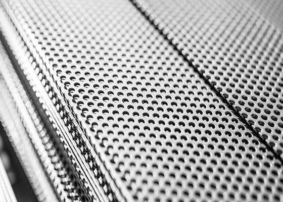 2 mm 3 mm Taille du trou en acier inoxydable Plaque métallique perforée Mesh Plaque décorative pour la ventilation