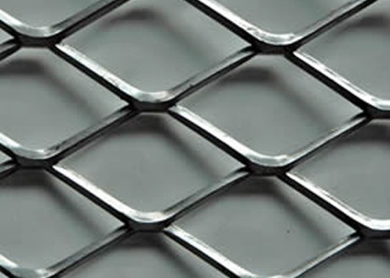 Feuille d&#39;acier douce résistante aplatie aplatie de maille en métal 4x8 pour le plancher