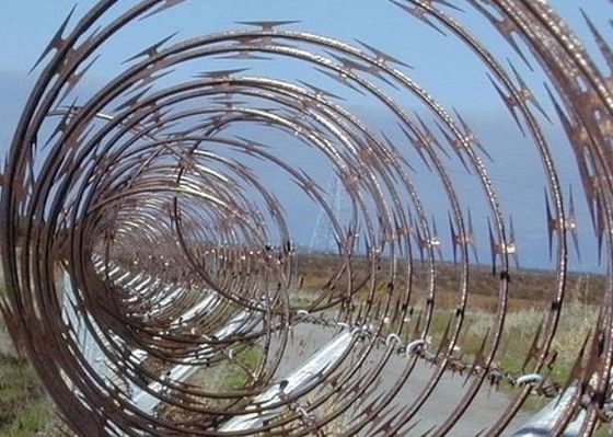 Les pièces détachées doivent être en acier inoxydable.