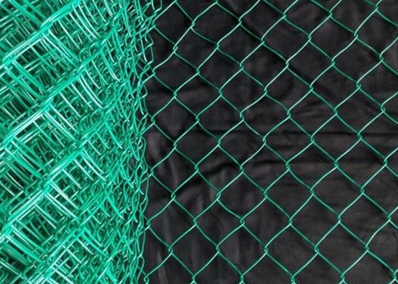 Tissu galvanisé plongé chaud de clôture de maillon de chaîne enduit de PVC de 7 pi résidentiel
