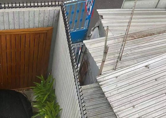 Résistance à l'escalade clôture de sécurité Poignées murales de type rasoir unique avec traitement de surface galvanisé / en poudre