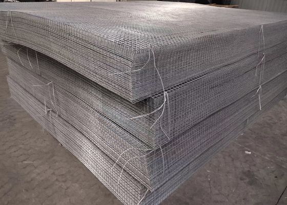 La taille normale 2 x 2 pouces a soudé la largeur de Mesh Galvanised Wire Panel 2.2m
