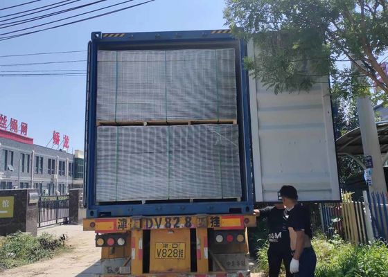 La taille normale 2 x 2 pouces a soudé la largeur de Mesh Galvanised Wire Panel 2.2m