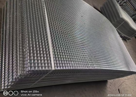 La taille normale 2 x 2 pouces a soudé la largeur de Mesh Galvanised Wire Panel 2.2m