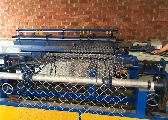 Fabrication de clôtures à chaîne entièrement automatiqueMachine de fabrication de clôtures