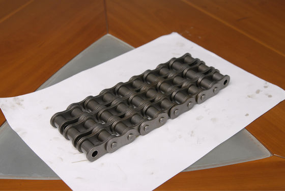 C45 Chaînes à rouleaux à pivotement unique pour des performances durables et durables