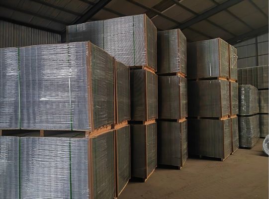 Fil soudé par 2.5mm à faible teneur en carbone Mesh Panels de 50mmx50mm