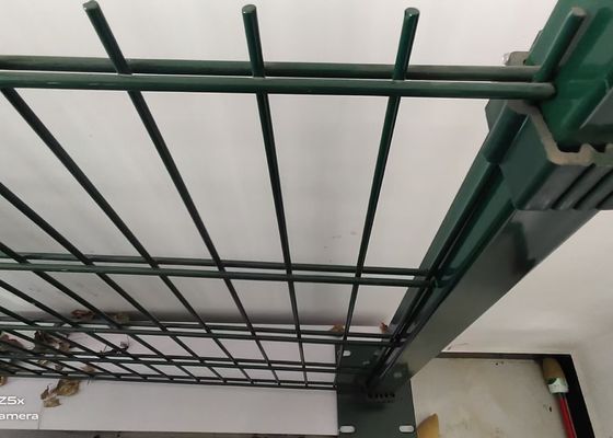 Le jardin clôturant le PVC a galvanisé le grillage soudé par 868 Panles 8" » ouverture de trou X2