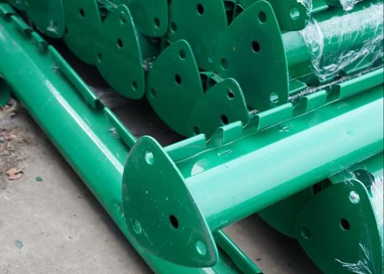 La résistance à la corrosion 3d a courbé le cadre en métal de barrière de grillage avec la pêche - dactylographiez le courrier