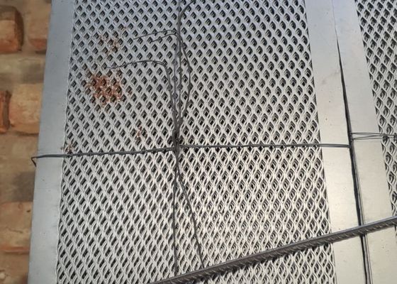1.15mm-1.2mm épaisseur filet métallique perforé bande métallique perforée pour la fabrication de cages