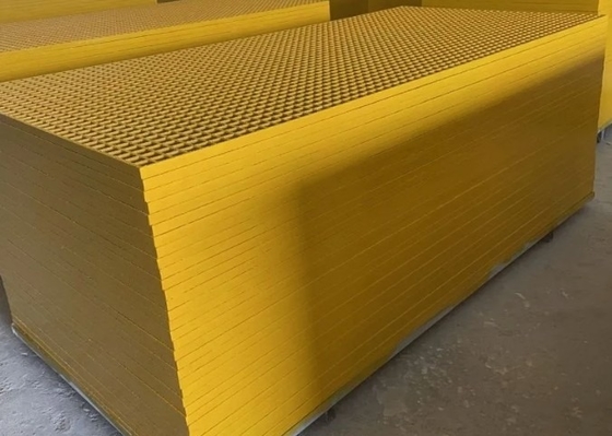 Matériau de qualité industrielle écologique esthétique antidérapant Produits en FRP Grille en fibre de verre