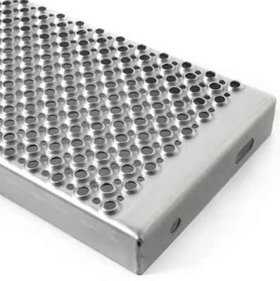 Le carbone en aluminium et doux a poinçonné le passage couvert galvanisé râpant l'épaisseur de 0.3MM- 8MM