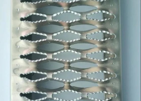 Zones de stockage de planches métalliques perforées Grip Strut robustes