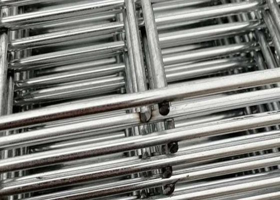 Le PVC a enduit 3D a courbé la barrière Panel Triangle Bending clôturent le >= 100 mètres carrés