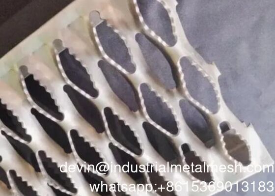 Grille en aluminium en acier inoxydable, poignée, marche d'escalier, anti-dérapant, plaque à fossettes pour les marches d'escaliers