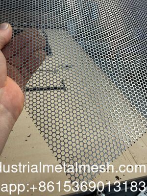 Grille métallique perforée à trous ronds en acier inoxydable