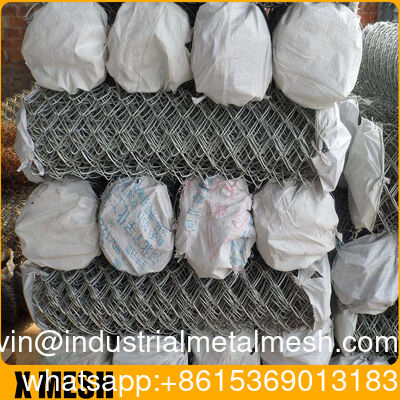 Galvanized Razor Babred Wire Diamond Wire Mesh Gates Metal PVC Chain Link Fence Post