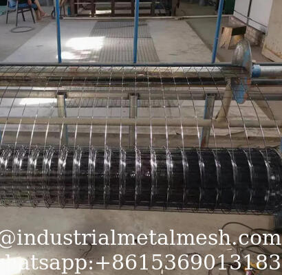 Couleur personnalisée Carré galvanisé Panneaux de treillis métalliques en acier inoxydable Tente de treillis métallique soudé pour la construction agricole Tente de treillis métallique