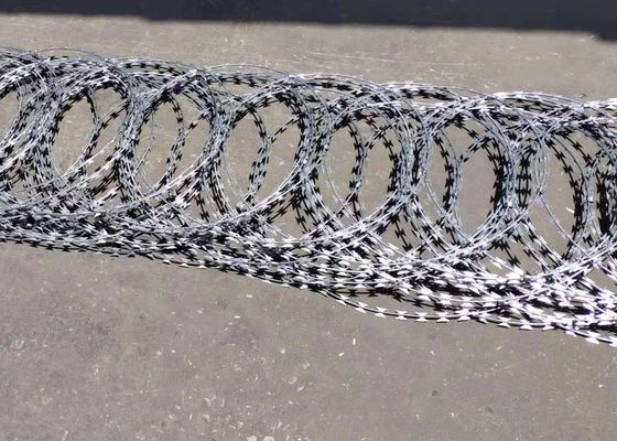 Bobine en accordéon galvanisée plongée chaude du barbelé Bto-22 en acier