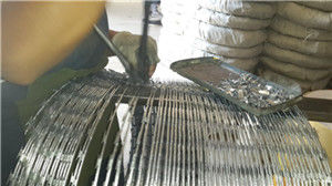 Fil de fer barbelé concertina galvanisé à chaud série CBT