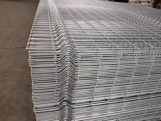 La sécurité 3.5mm de ferme a soudé Mesh Fence Powder Coated incurvé