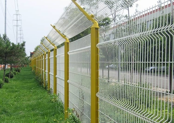 Le prix usine a galvanisé la barrière de recourbement soudée en acier 3D a courbé le grillage soudé par métal