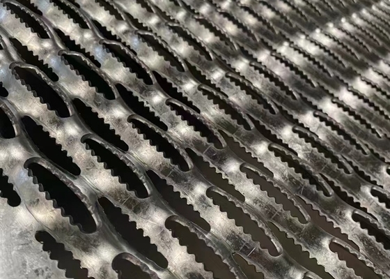 Le carbone en aluminium et doux a poinçonné le passage couvert galvanisé râpant l'épaisseur de 0.3MM- 8MM