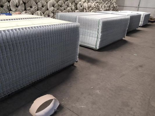 Le PVC a enduit la barrière incurvée par 75x150mm Welded Wire Mesh 3d en métal