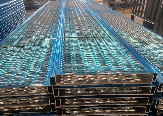2.5mm aluminium 5052 prise de soutènement grille de planche perforée anti-dérapant sécurité diamant