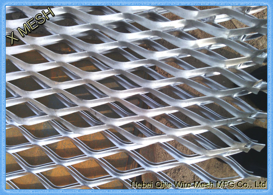 Surface augmentée par aplatie en aluminium de trou de diamant 1.2 X 2.4m Nature