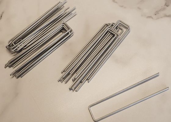 U Staples de soufre à ongles utilisés comme ancres de tissu de paysage et piquets de jardin