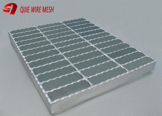 30X5mm grille en acier dentelé pliable gril de feu de camp lourd service inoxydable / galvanisé pour bar