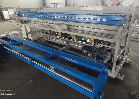 Largeur automatique soudée de la machine de soudure de maille de barrière de petit pain de panneau de construction 1-6m